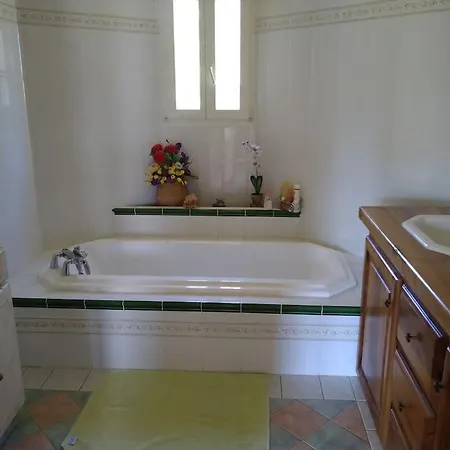 Magnifique A La Campagne Avec Piscine Villa